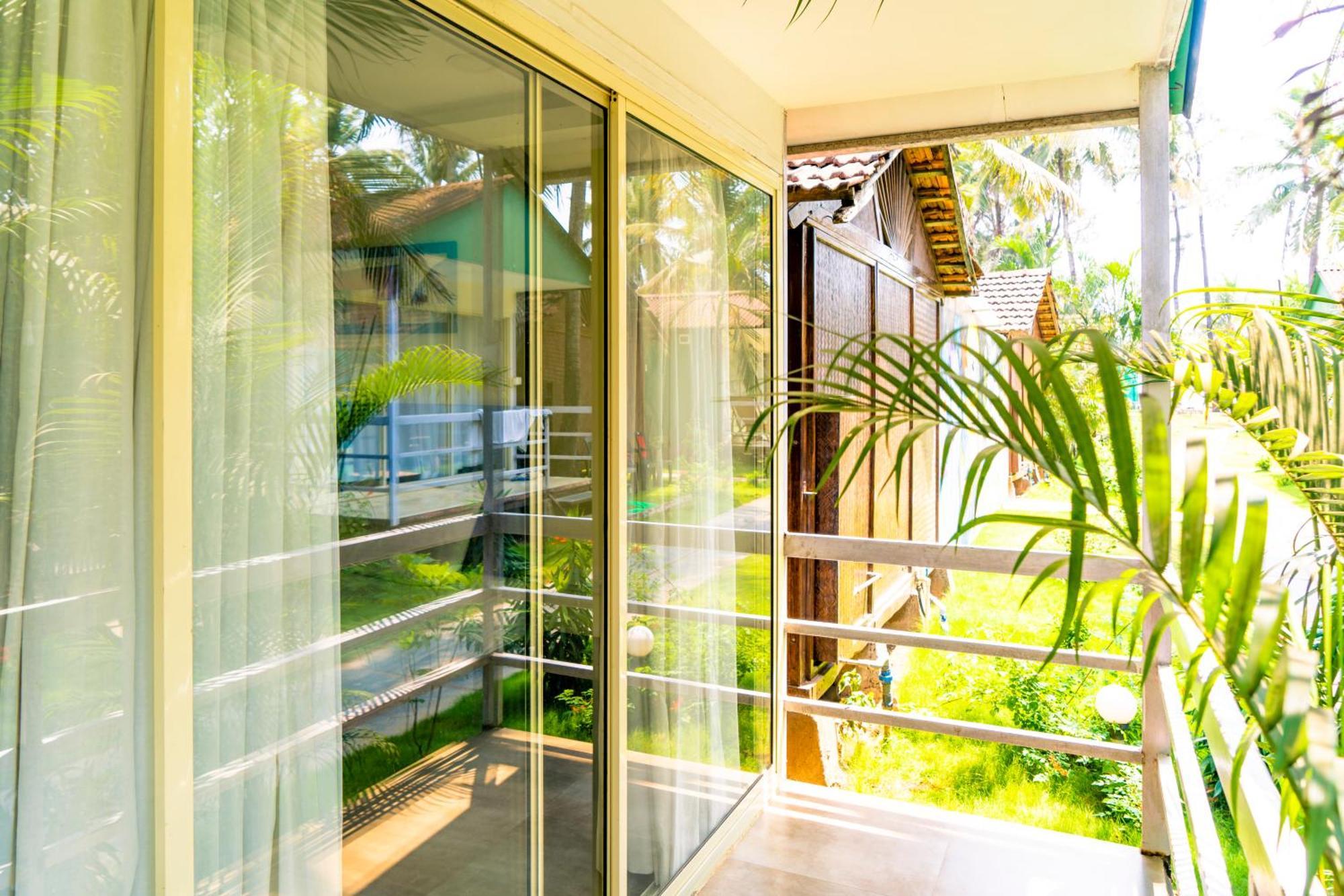Village Susegat Beach Resort Morjim Exterior photo