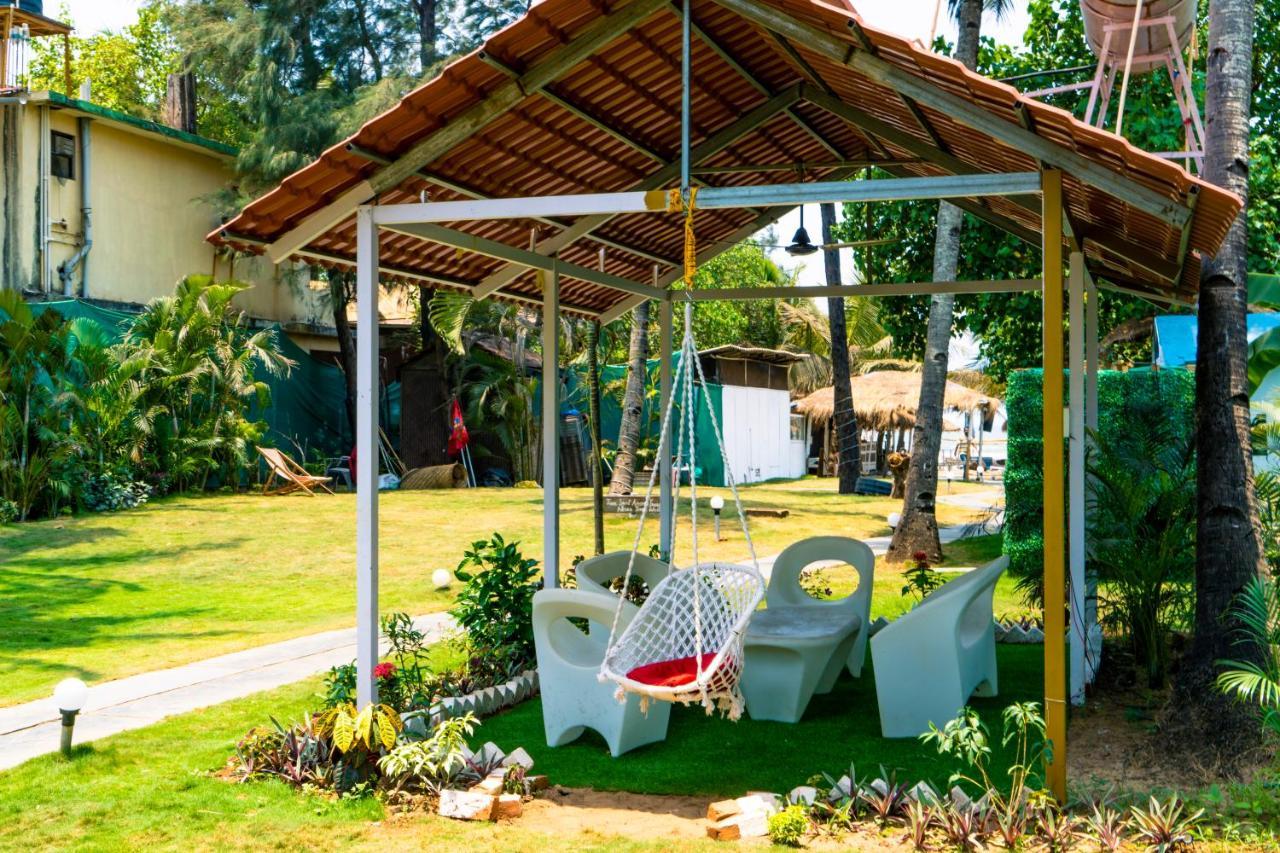 Village Susegat Beach Resort Morjim Exterior photo