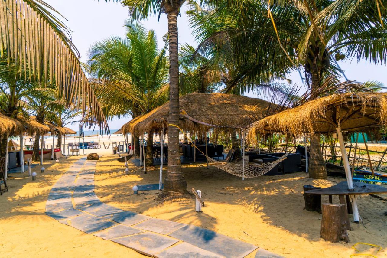 Village Susegat Beach Resort Morjim Exterior photo
