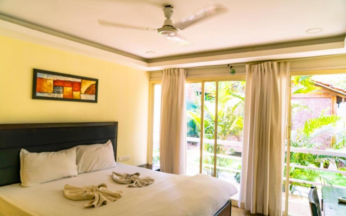 Village Susegat Beach Resort Morjim Exterior photo