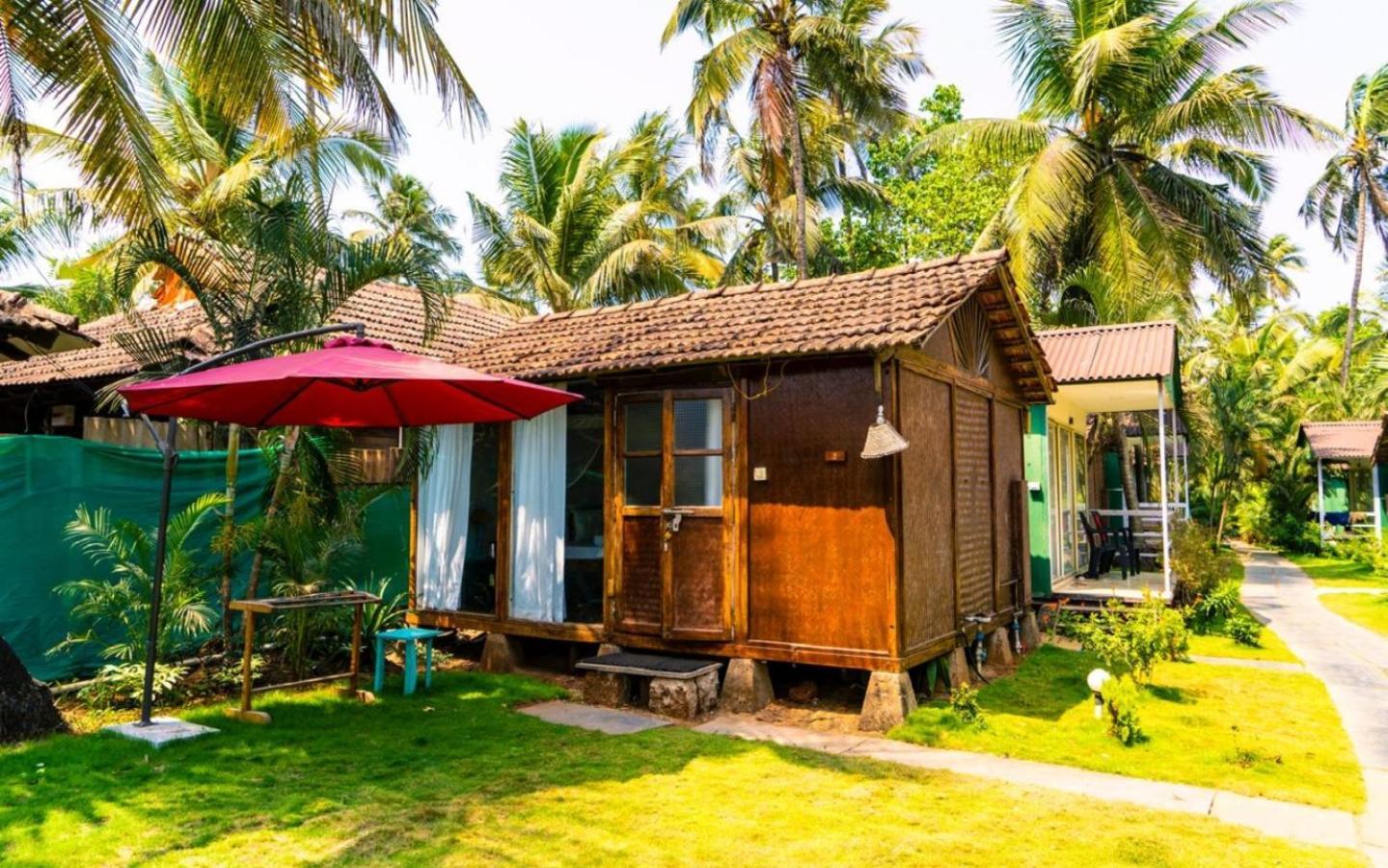 Village Susegat Beach Resort Morjim Exterior photo